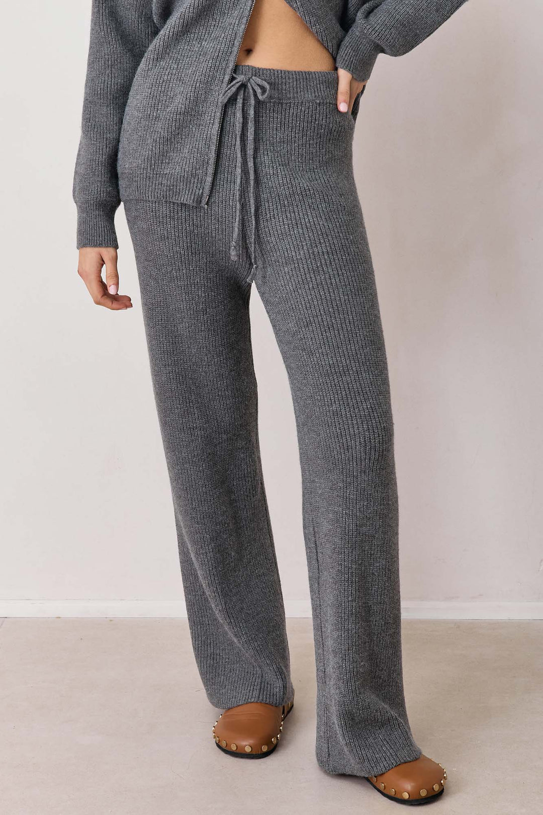 מכנסי סריג קורין גזרה רחבה | אפור כהה