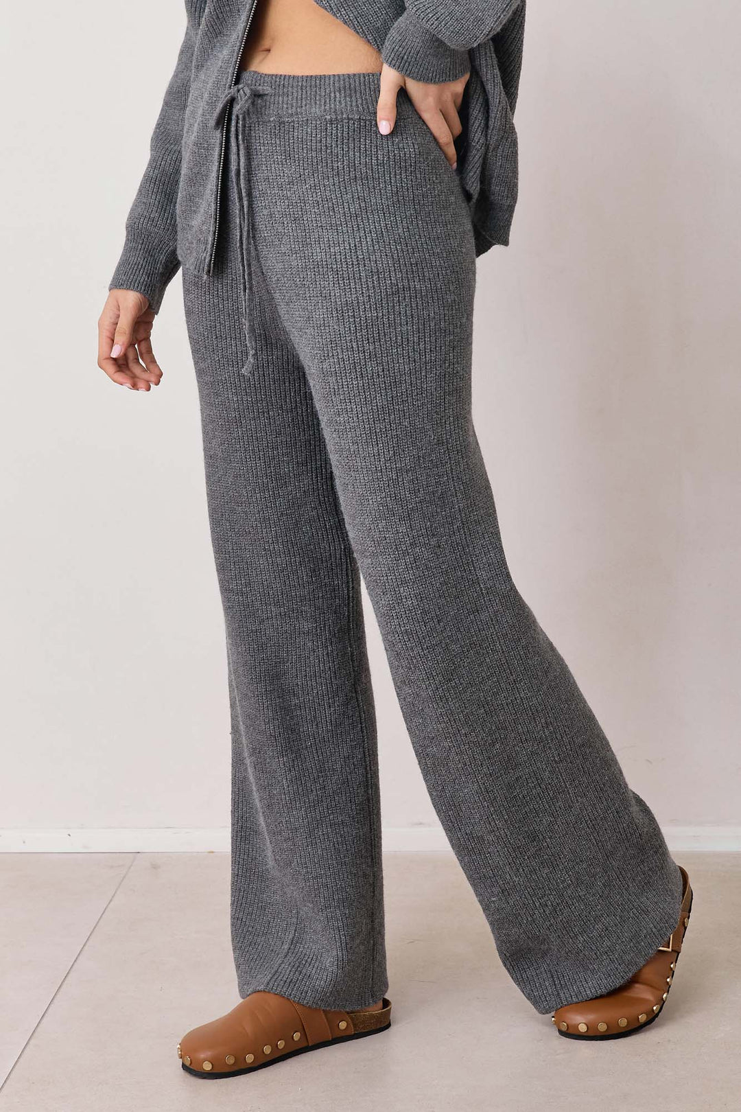 מכנסי סריג קורין גזרה רחבה | אפור כהה