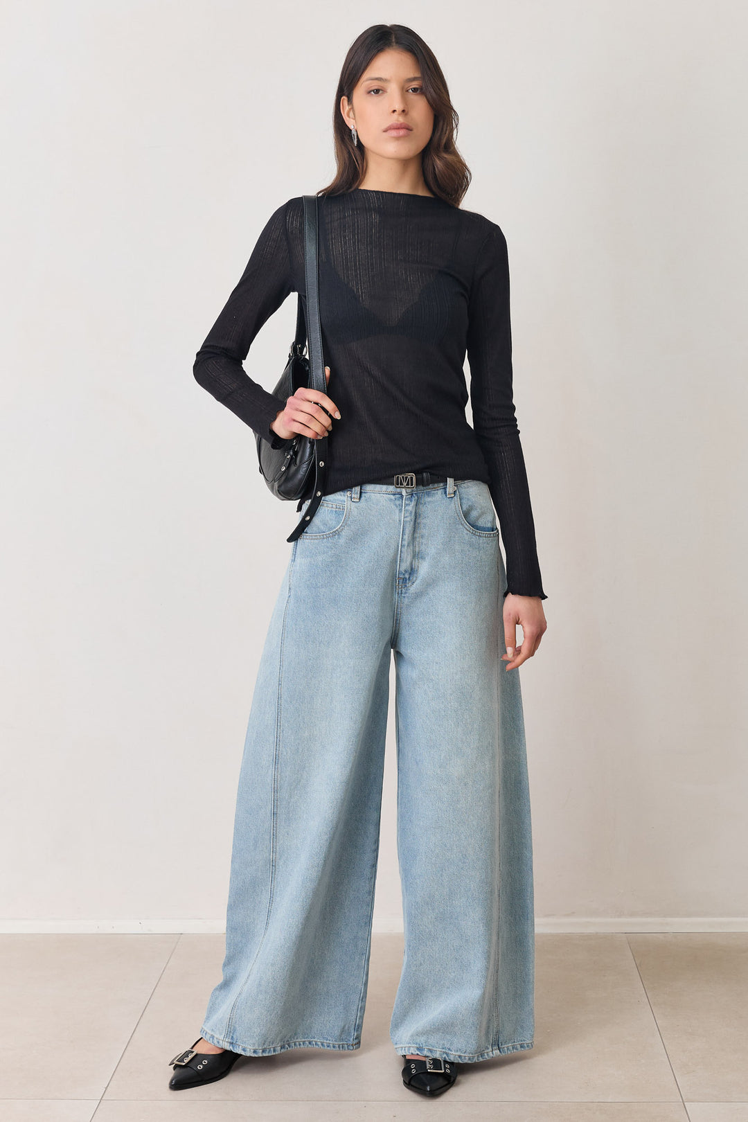 חולצת מינדי בד שקפקף עם טקסטורה | שחור