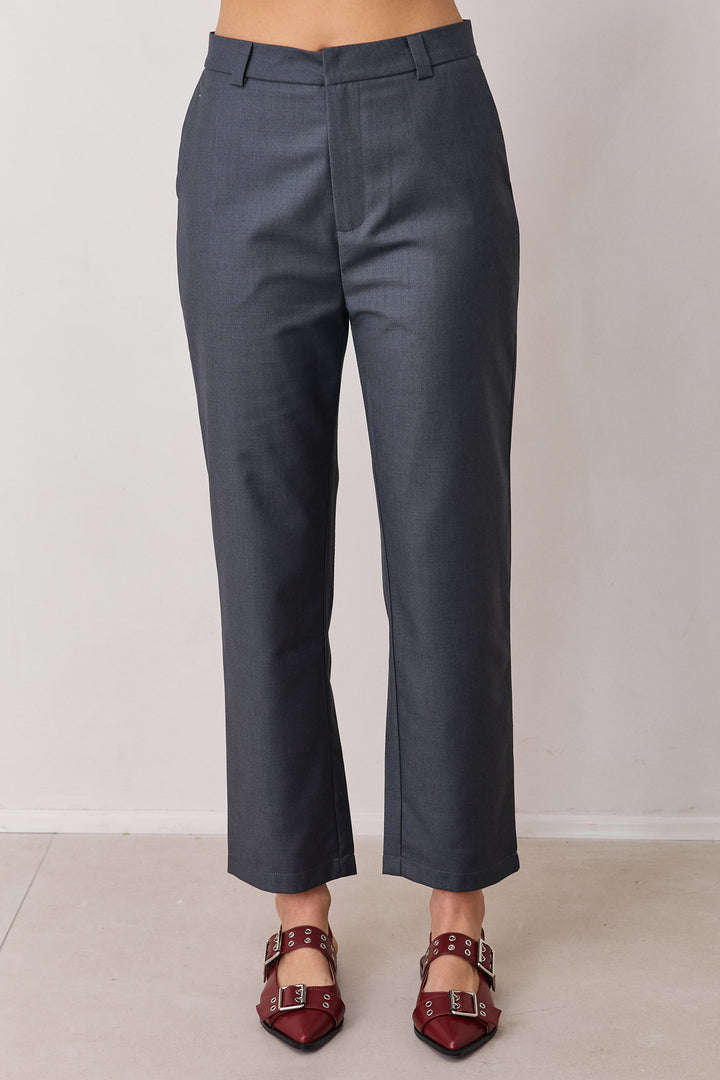 מכנסי לוסי מחויטים אורך קרסול | אפור כהה