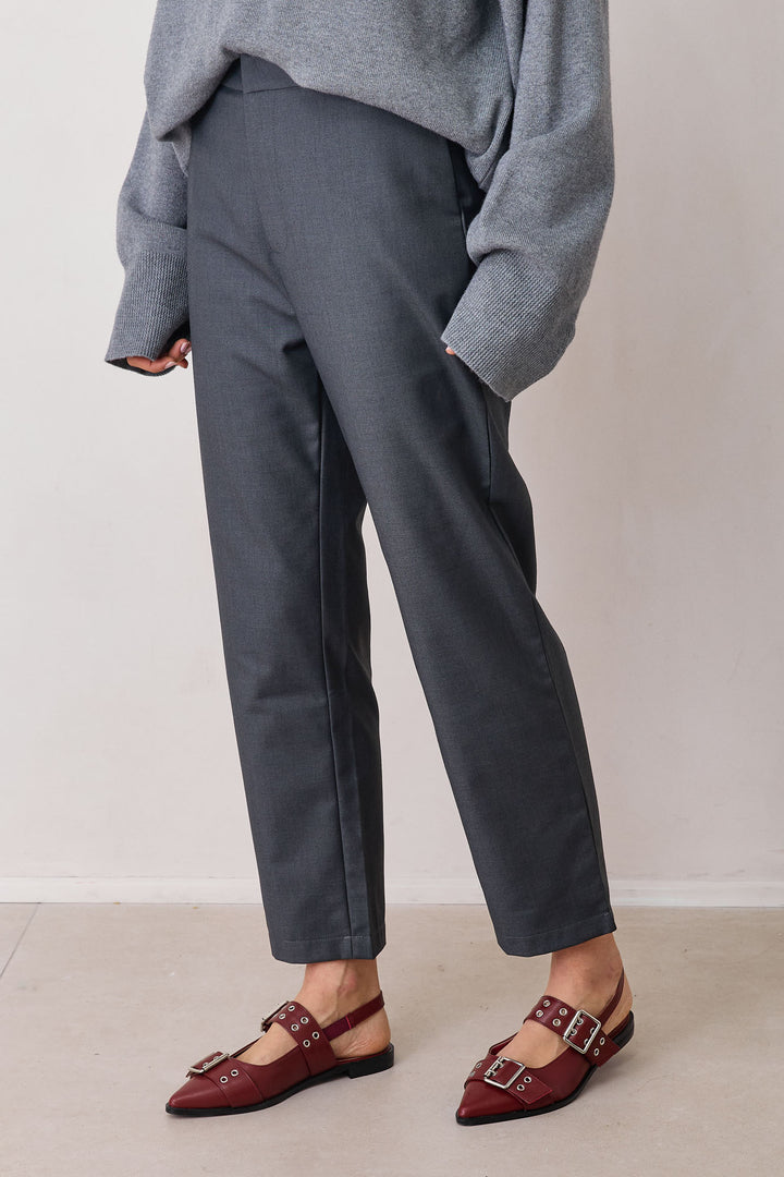 מכנסי לוסי מחויטים אורך קרסול | אפור כהה