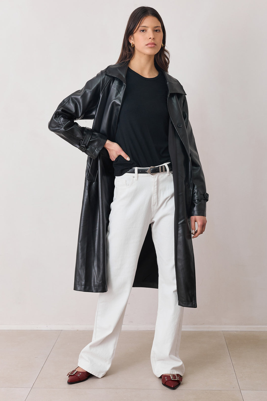 חולצת בייסיק פיי מחשוף גב | שחור