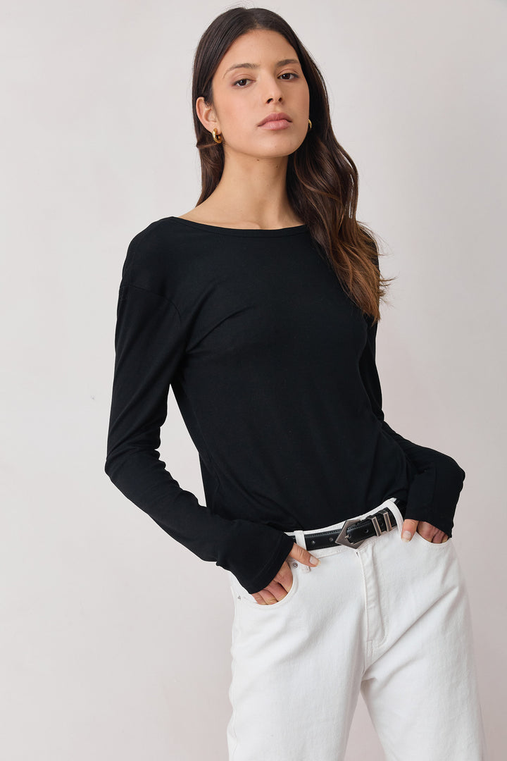 חולצת בייסיק פיי מחשוף גב | שחור