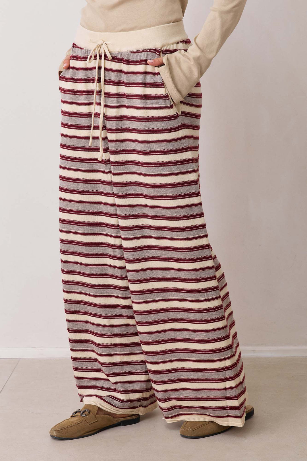 מכנסי סריג ג'ונס סטרייפס גזרה רחבה | חום