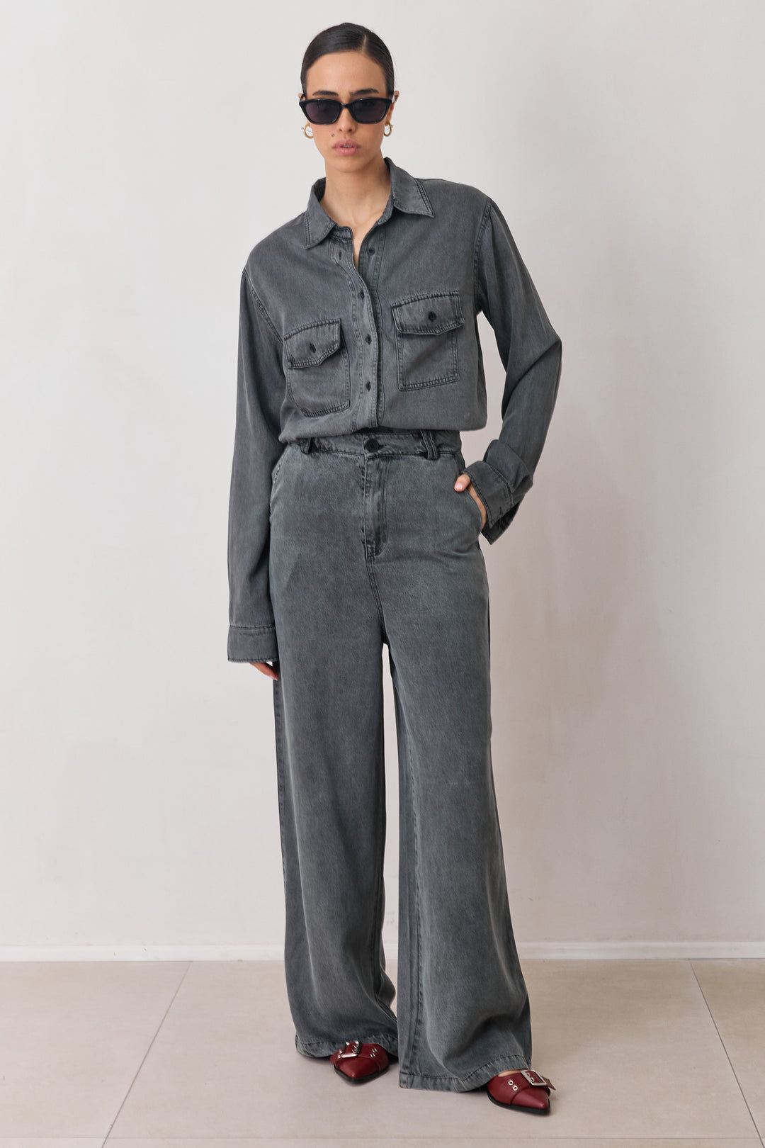 מכנסי ג'ינס אלקטרה גזרה רחבה | אפור