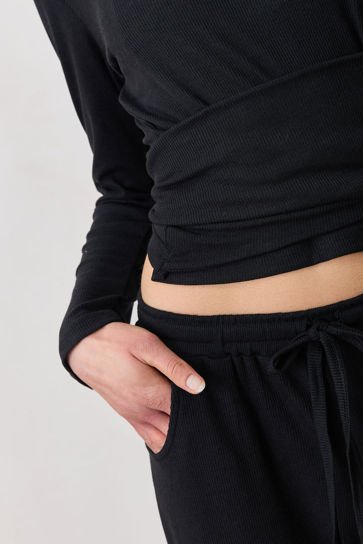 חולצת ריב מייקי קשירת מותן | שחור