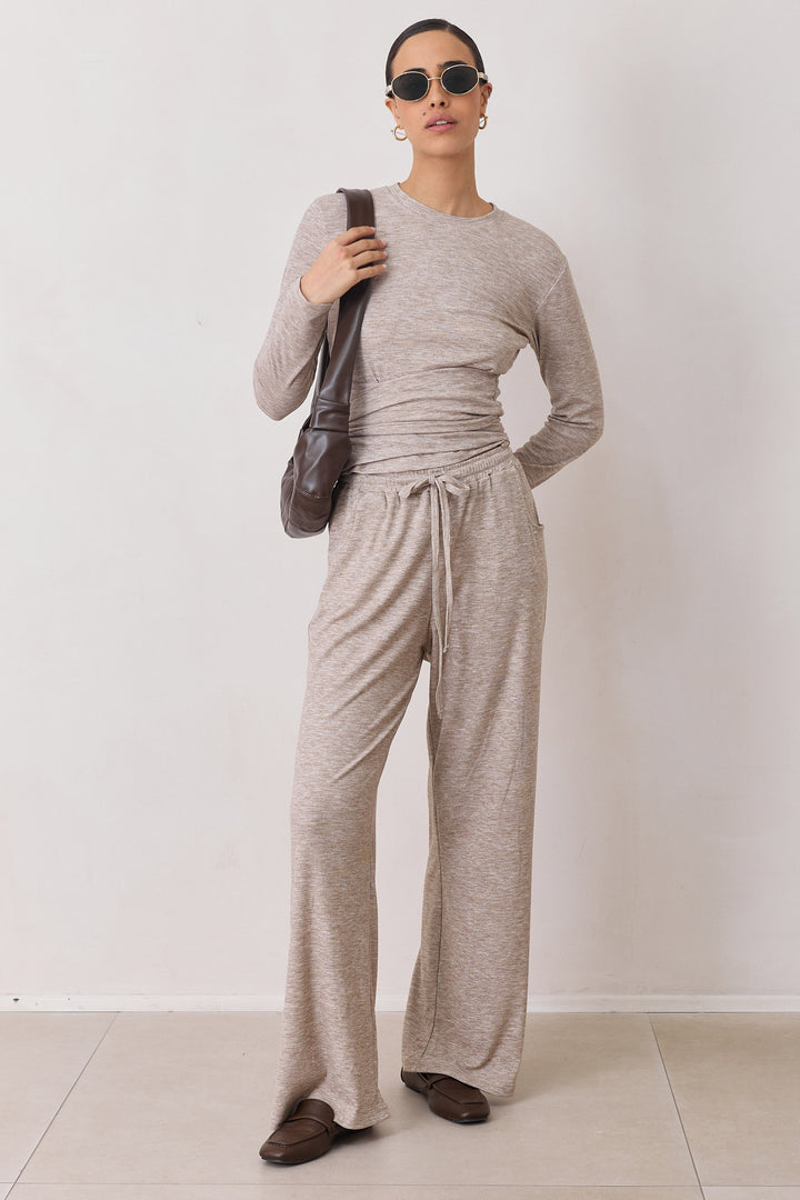 מכנסי ריב מייקי גזרה ישרה | מוקה