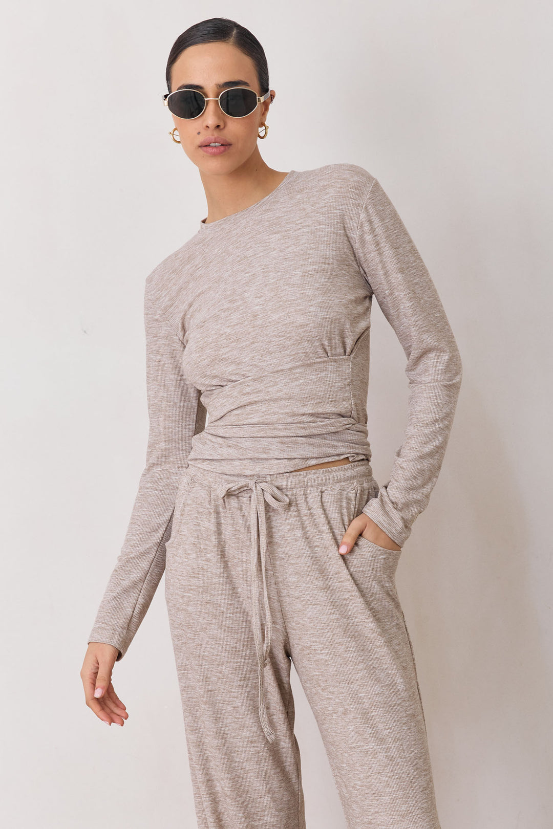 חולצת ריב מייקי קשירת מותן | מוקה