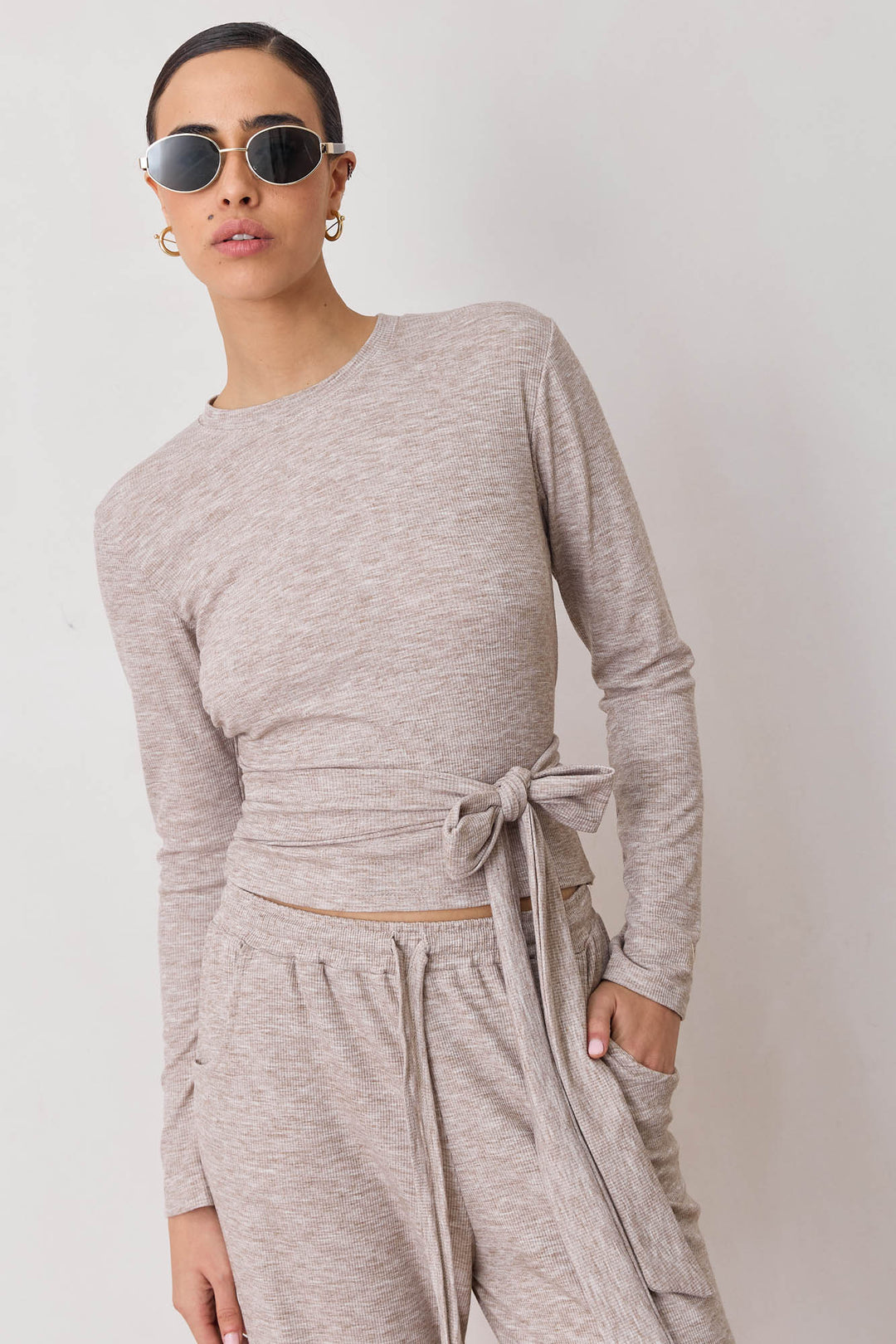 חולצת ריב מייקי קשירת מותן | מוקה