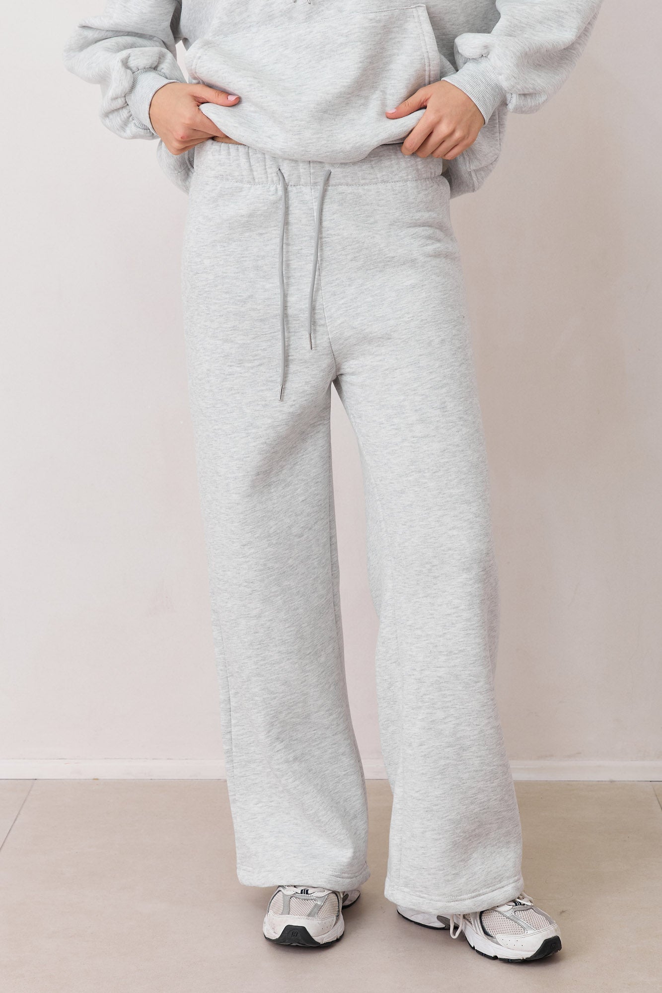 מכנסי פוטר סאם גזרה רחבה | אפור בהיר