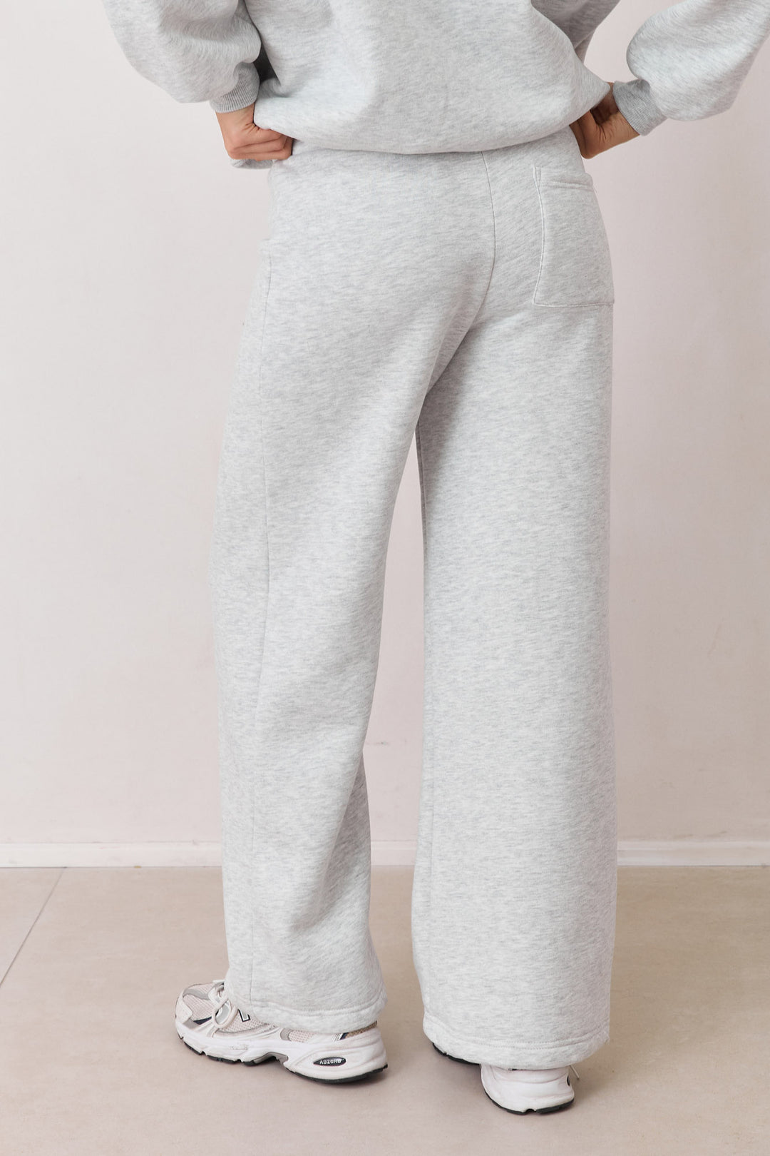 מכנסי פוטר סאם גזרה רחבה | אפור בהיר