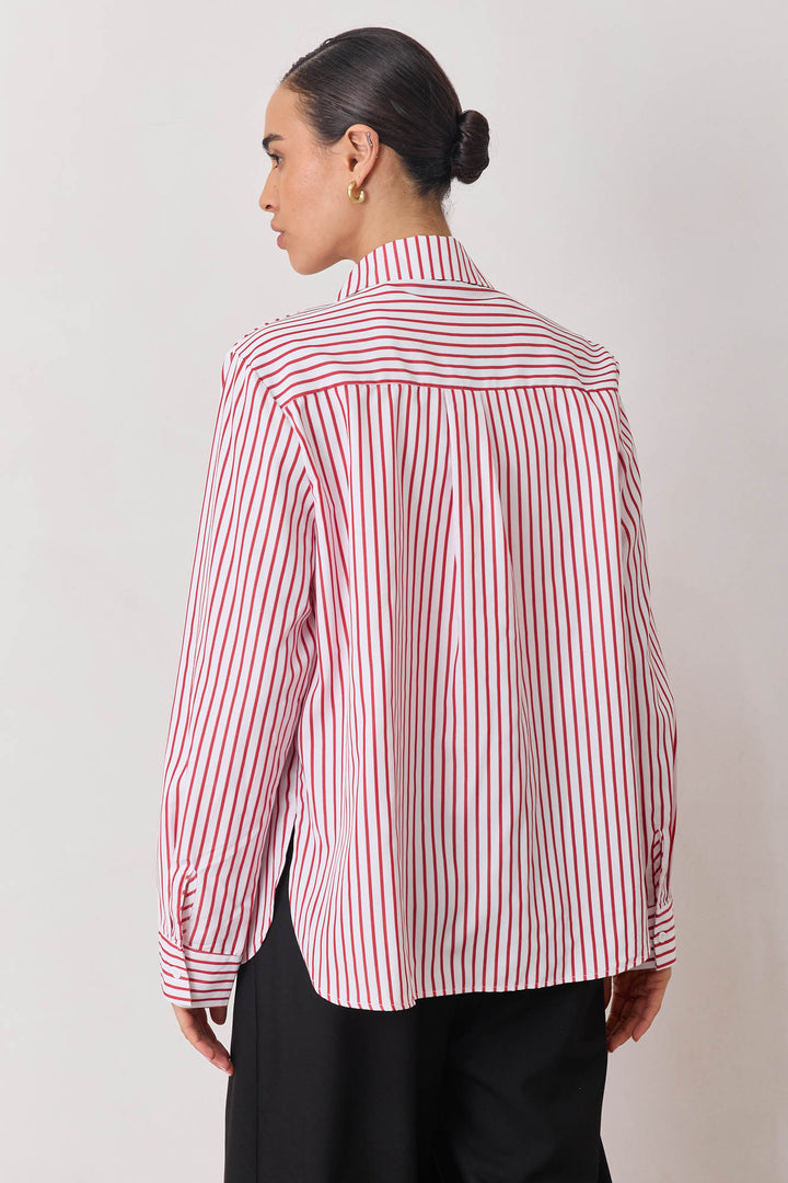 מכופתרת סטלה סטרייפס בשילוב רקמת לוגו | אדום/לבן