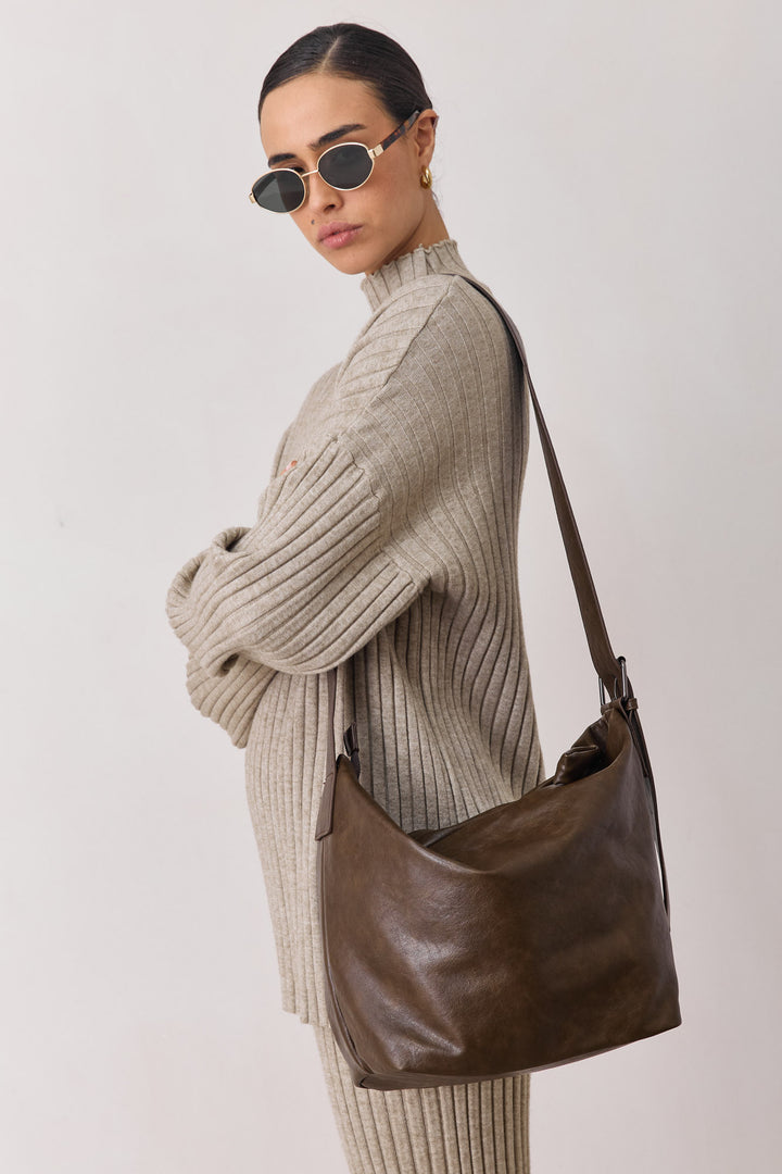 תיק צד פיט דמוי עור | חום כהה