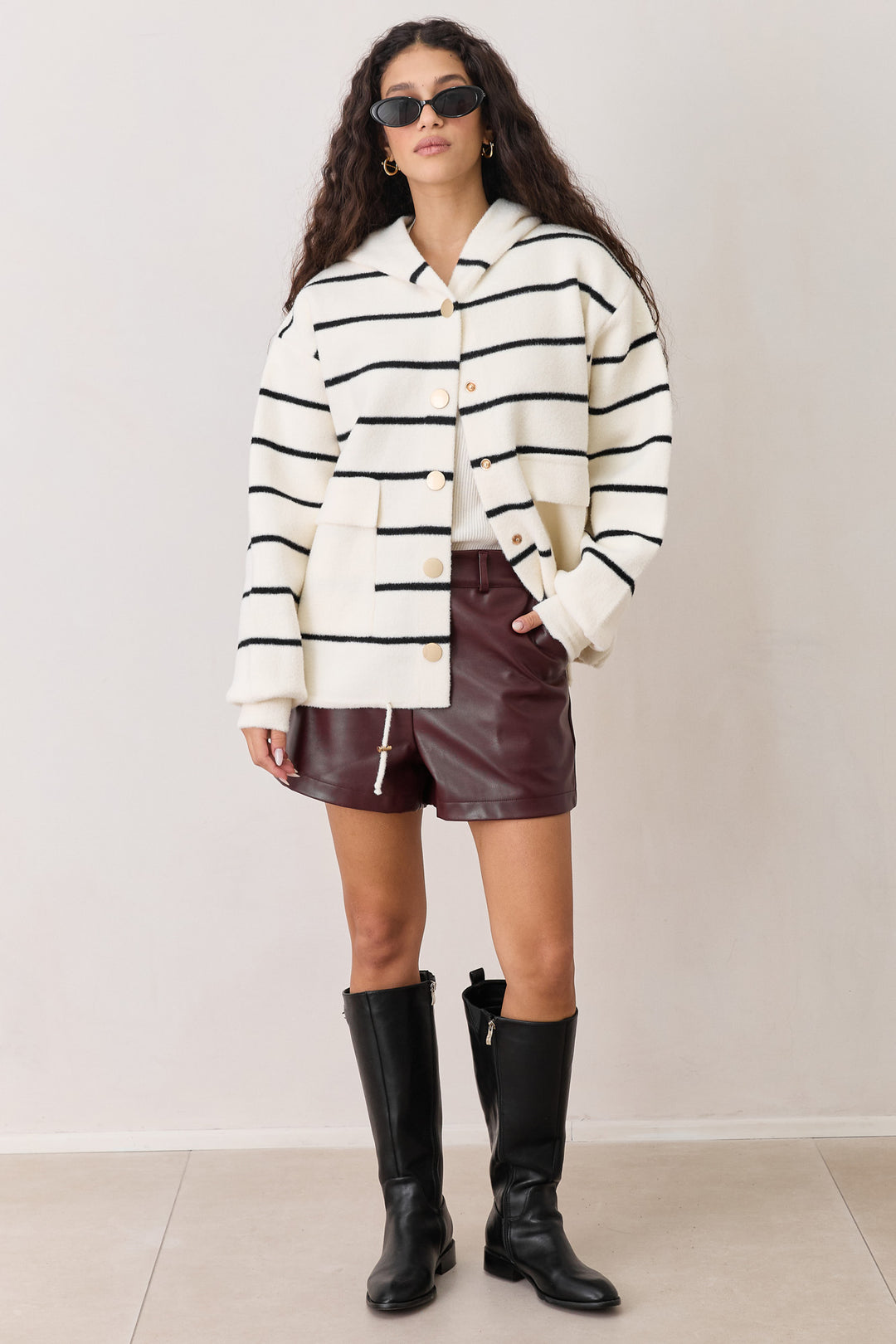 מעיל צמר בילי סטרייפס בשילוב קפוצ'ון | שמנת/שחור