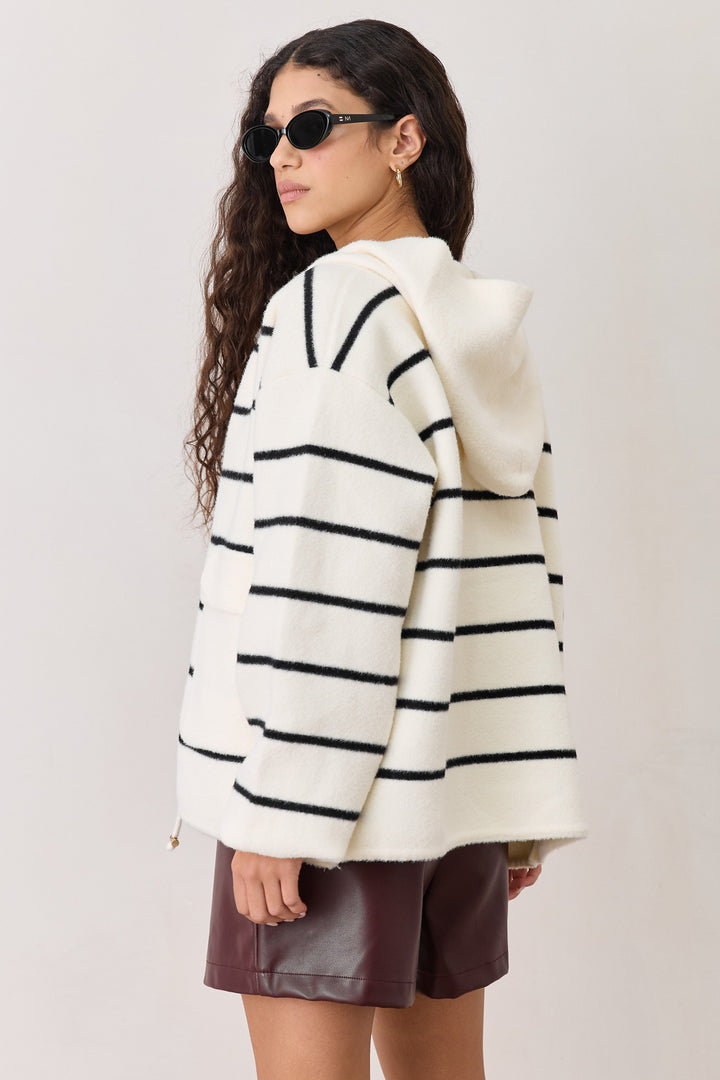 מעיל צמר בילי סטרייפס בשילוב קפוצ'ון | שמנת/שחור