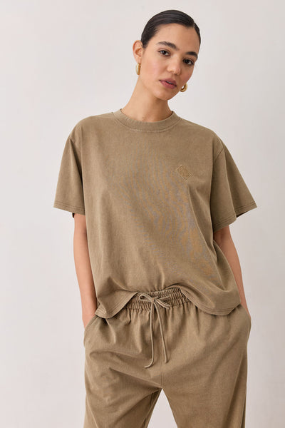 טי שירט מייקי וואש שרוול קצר | חום