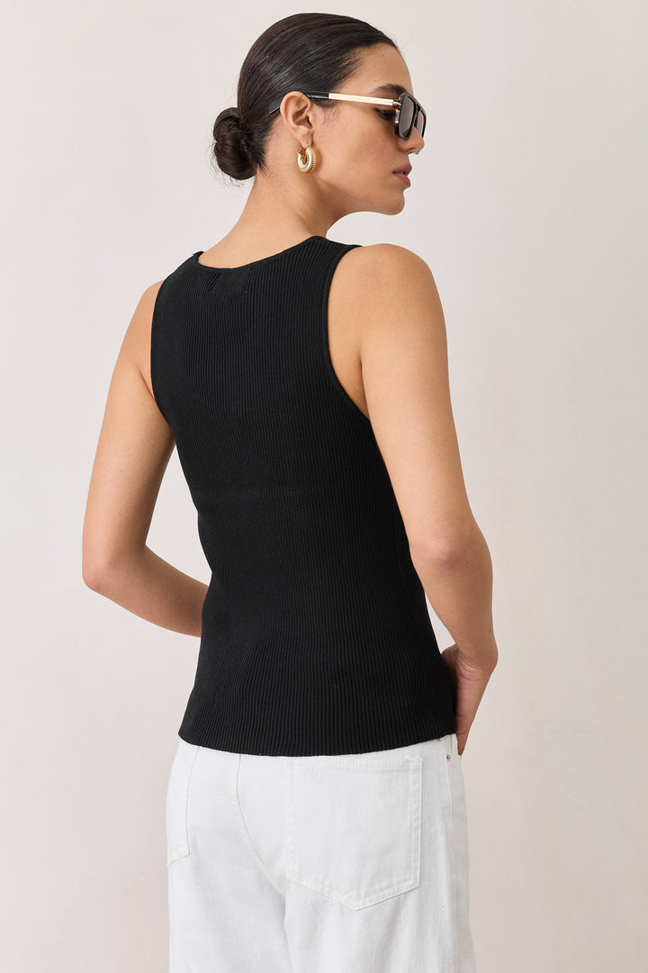 גופיית סריג בריטני פאץ' טקסטורה | שחור