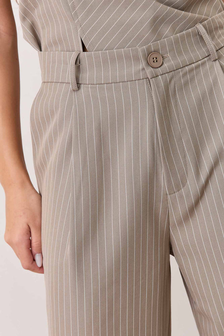 מכנסי בריג'יט סטרייפס גזרה ישרה | חאקי