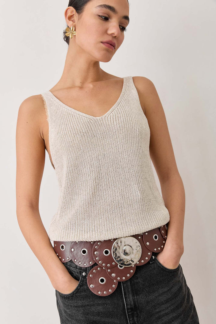 גופיית וי סברינה בד סריג דק | בז'