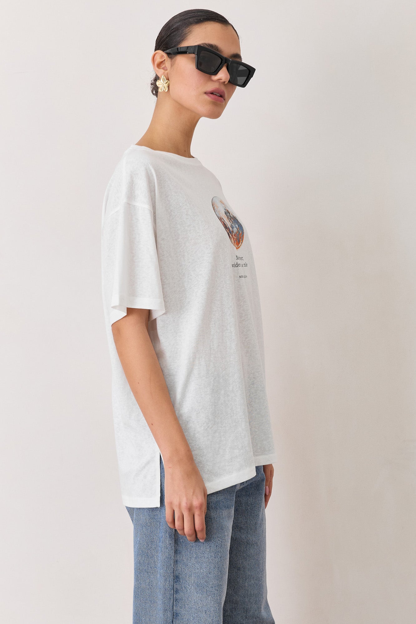 טי שירט MOON RIVER בד שקפקף | לבן