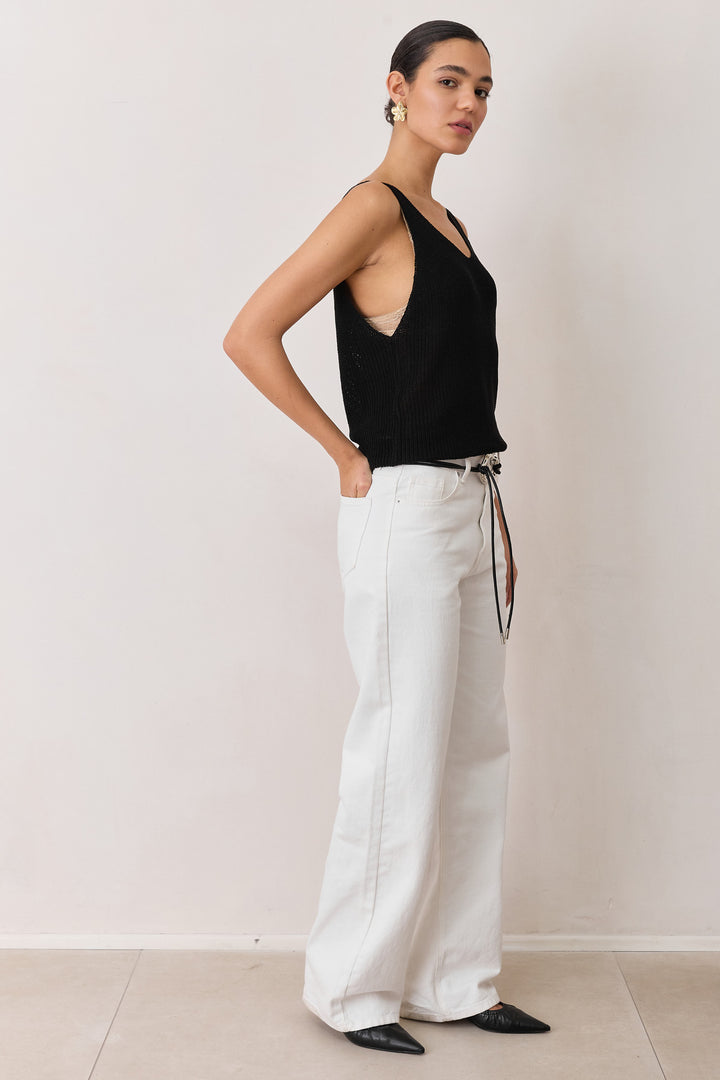 גופיית וי סברינה בד סריג דק | שחור