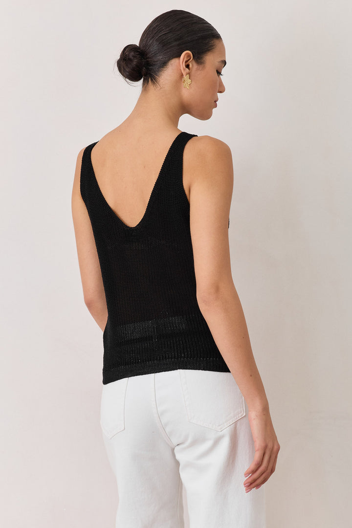 גופיית וי סברינה בד סריג דק | שחור