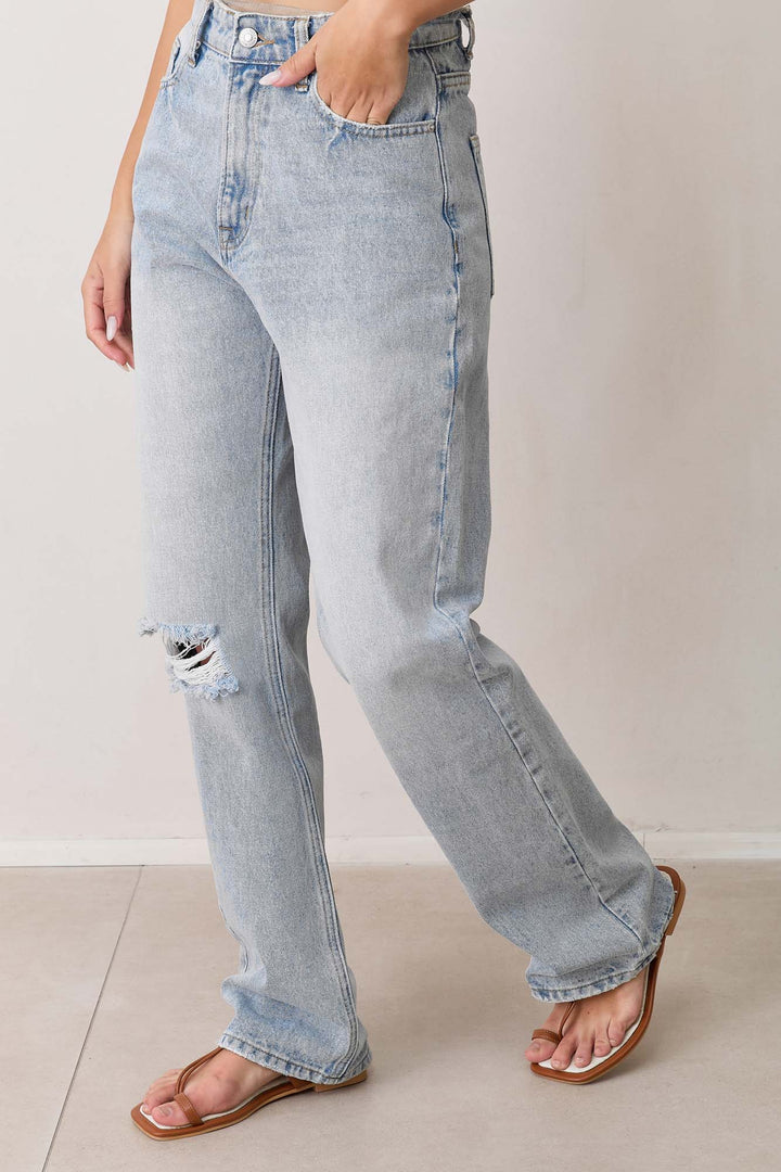 מכנסי דנים טומי בשילוב קרע | ג'ינס בהיר