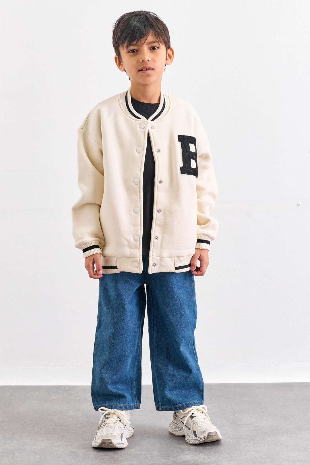 ג'ינס בגזרה ישרה עם גומי במותן | ג'ינס