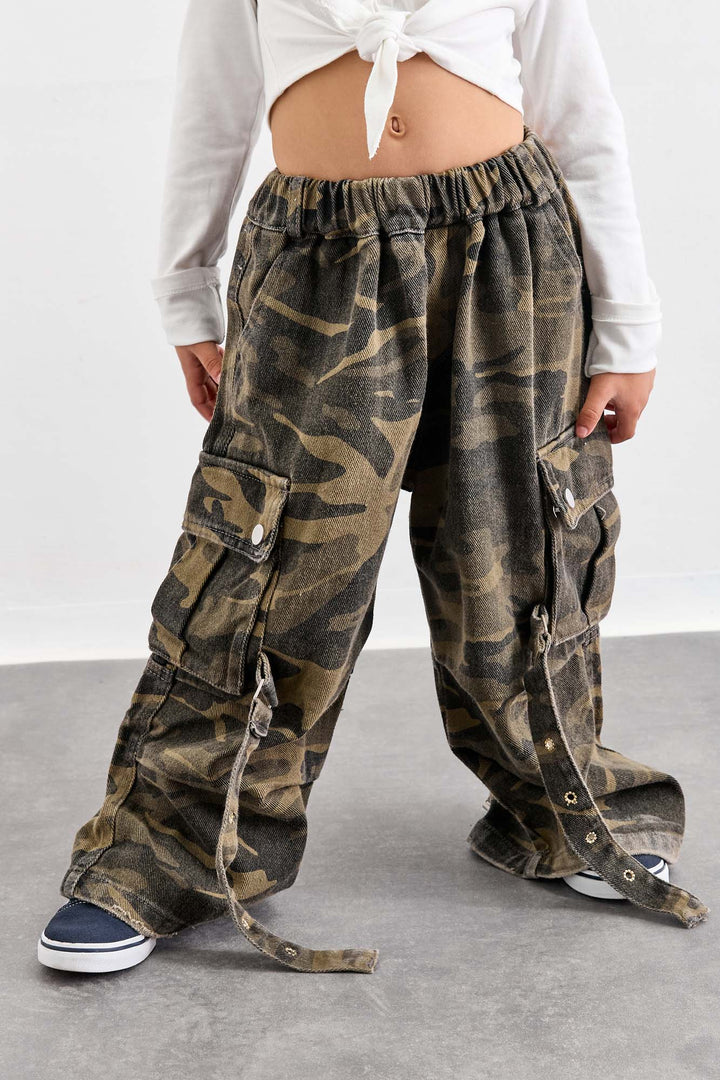 מכנסי קרגו קומופלאז' עם כיסים | ירוק
