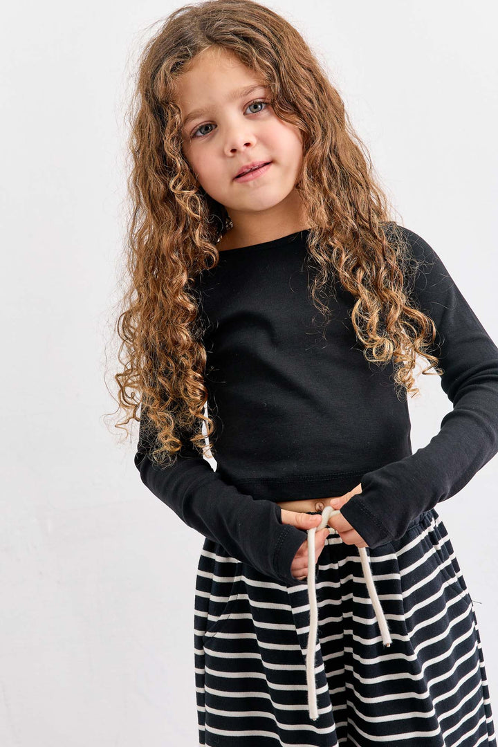 חולצת בייסיק צווארון ניקי ושרוול כפפה | שחור