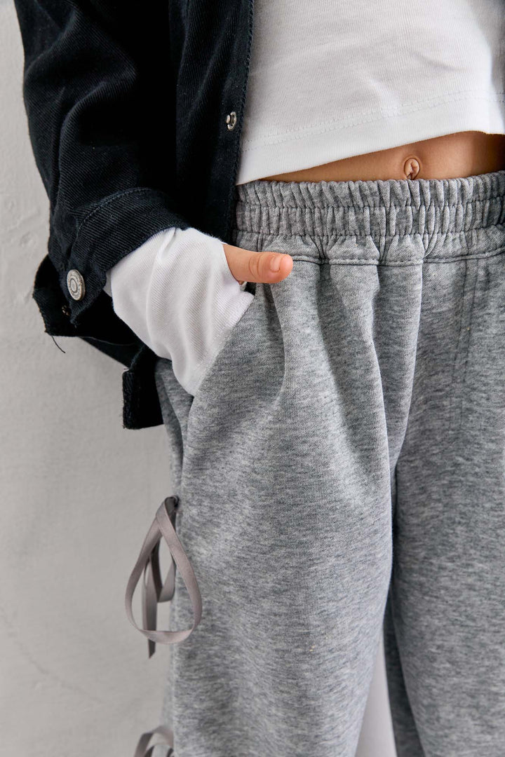 מכנסיים ארוכים עם קשירות וגומי במותן | אפור