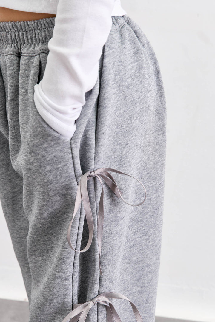 מכנסיים ארוכים עם קשירות וגומי במותן | אפור