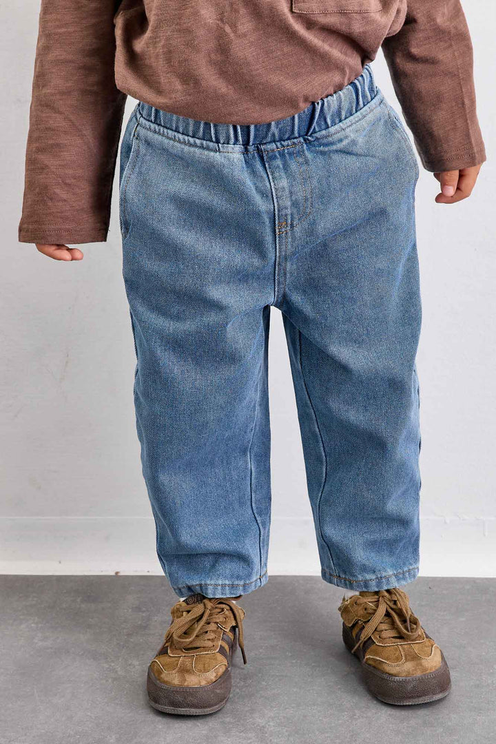 מכנסי ג'ינס בשילוב כיסים וגומי במותן | ג'ינס בהיר