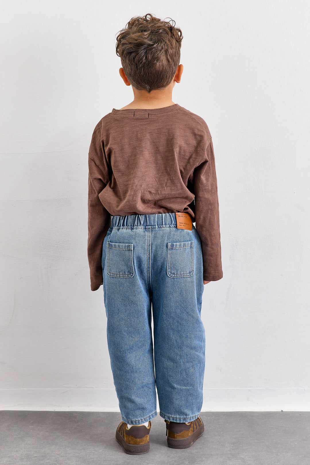 מכנסי ג'ינס בשילוב כיסים וגומי במותן | ג'ינס בהיר