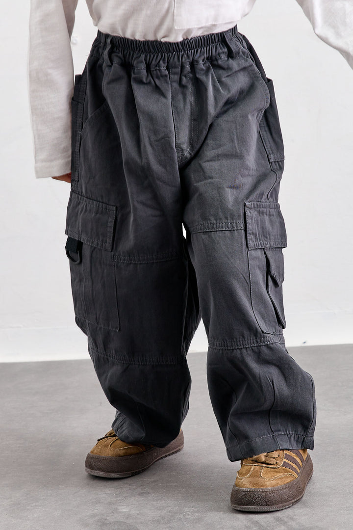 מכנסי ניילון בגזרת בלון עם כיסים | אפור