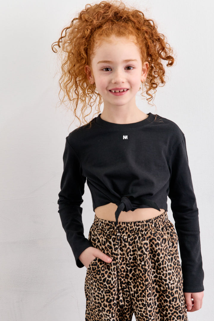 חולצה בגזרת קרופ עם קשירה | שחור