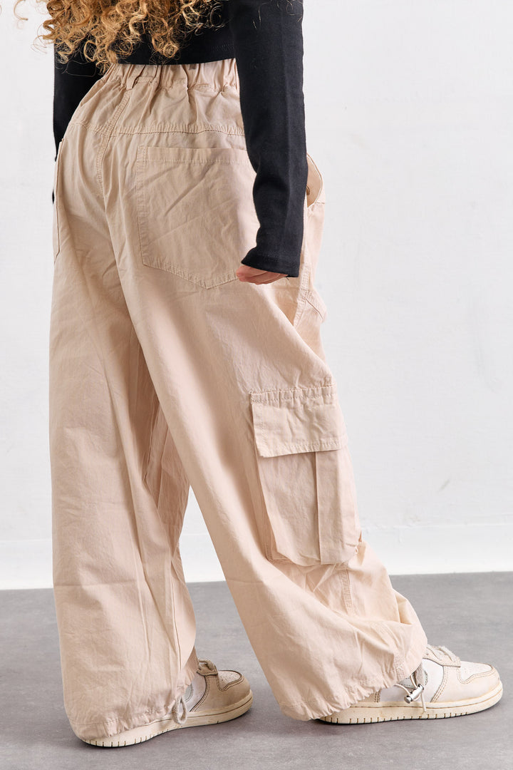 מכנסי דגמ"ח גומי במותן וסיומת מתכווננת | בז'