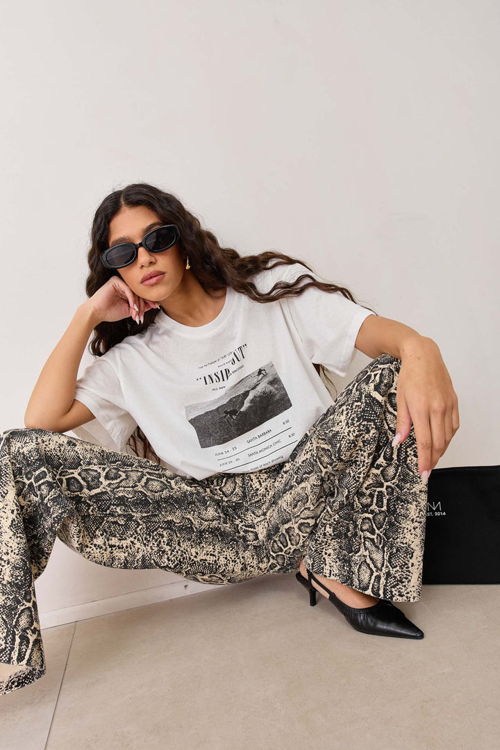 טי שירט INSIDE OUT גזרת אוברסייז | לבן