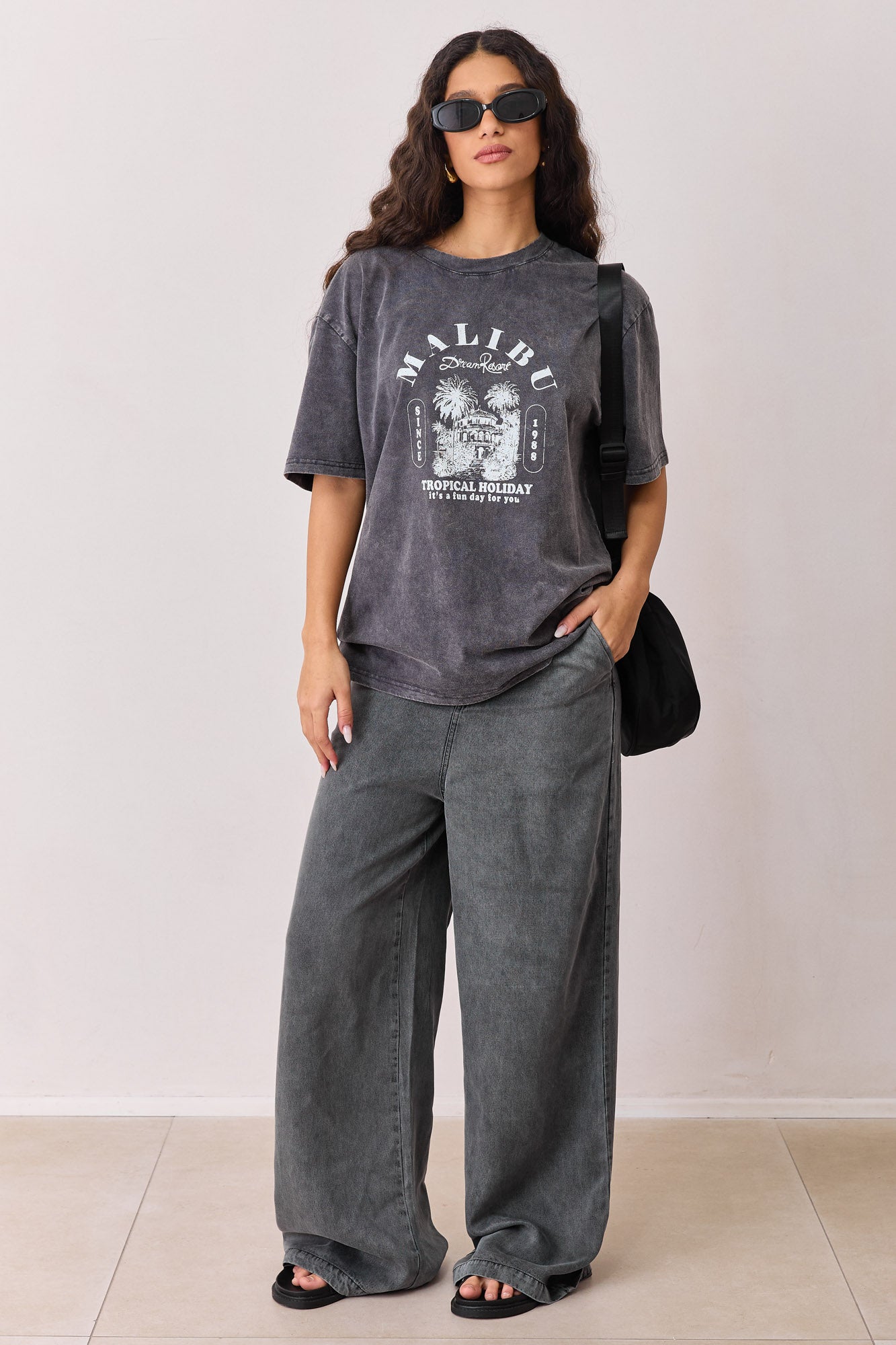 טי שירט MALIBU וואש | שחור