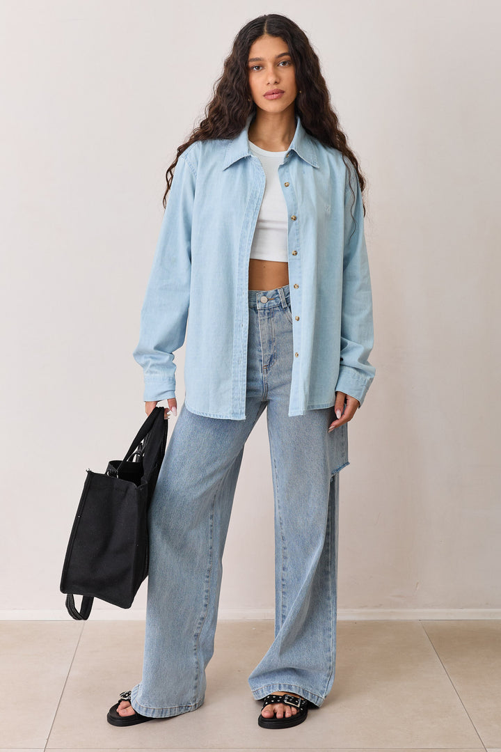 מכופתרת סטנלי דנים רקמת לוגו | ג'ינס בהיר