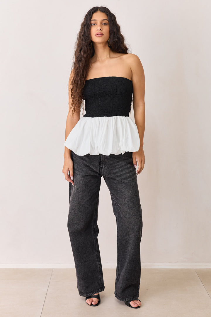 סטרפלס ג'וליה עם פפלום | שחור/לבן