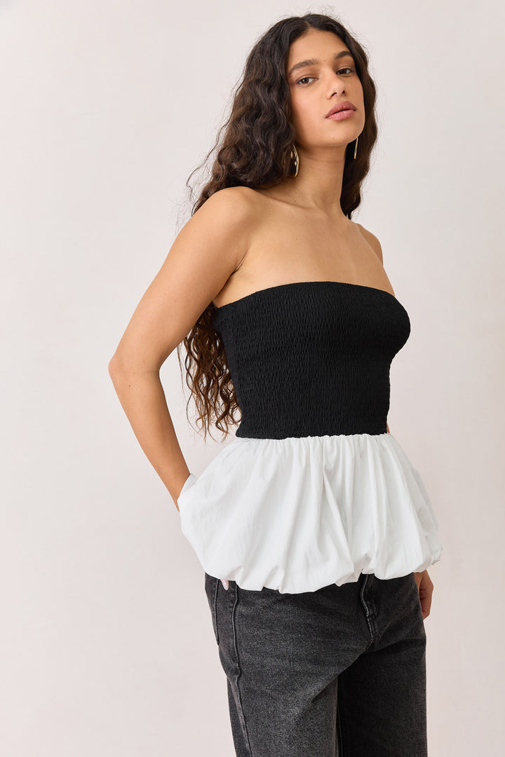 סטרפלס ג'וליה עם פפלום | שחור/לבן