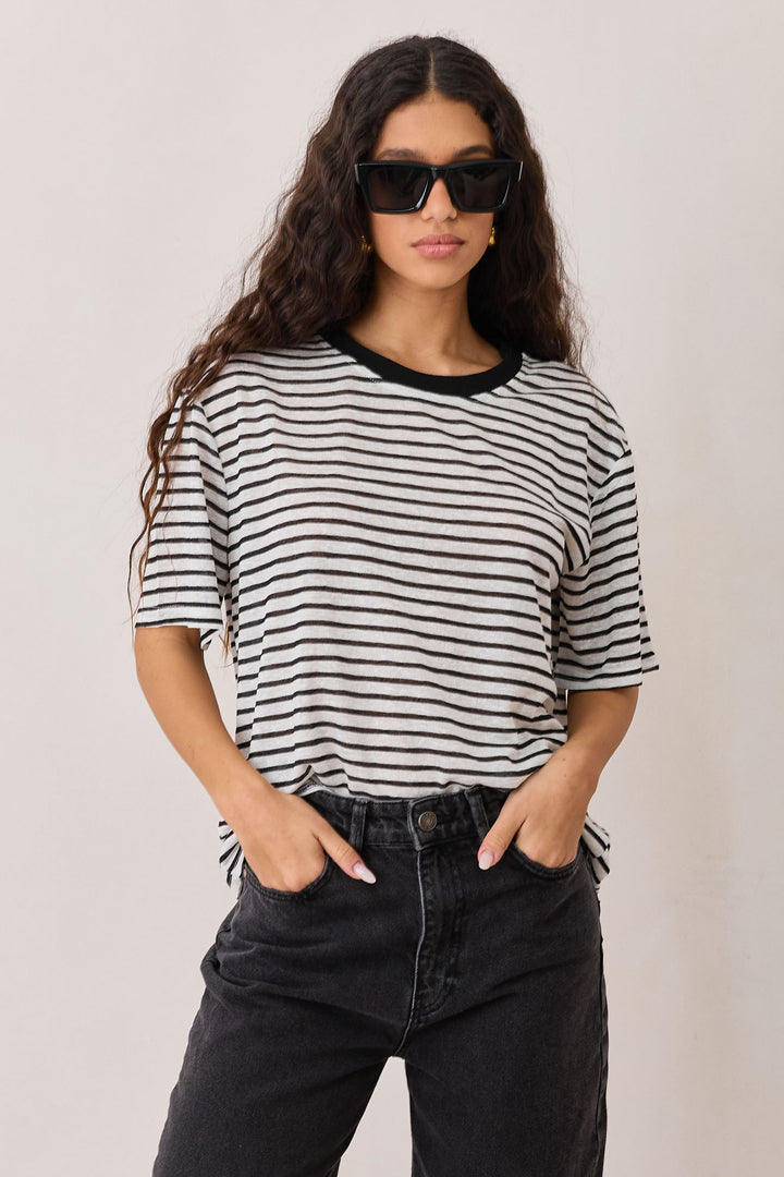 טי שירט בובי סטרייפס בד שקפקף | לבן/שחור