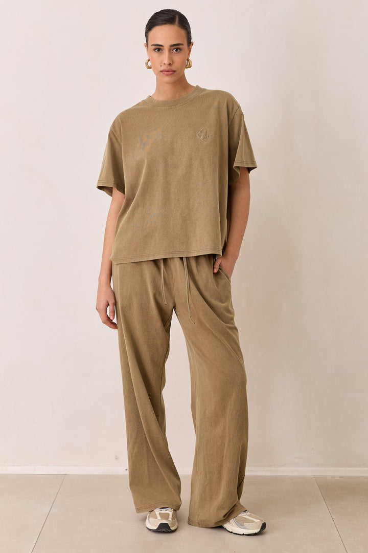 מכנסי מייקי וואש גזרה ישרה | חום