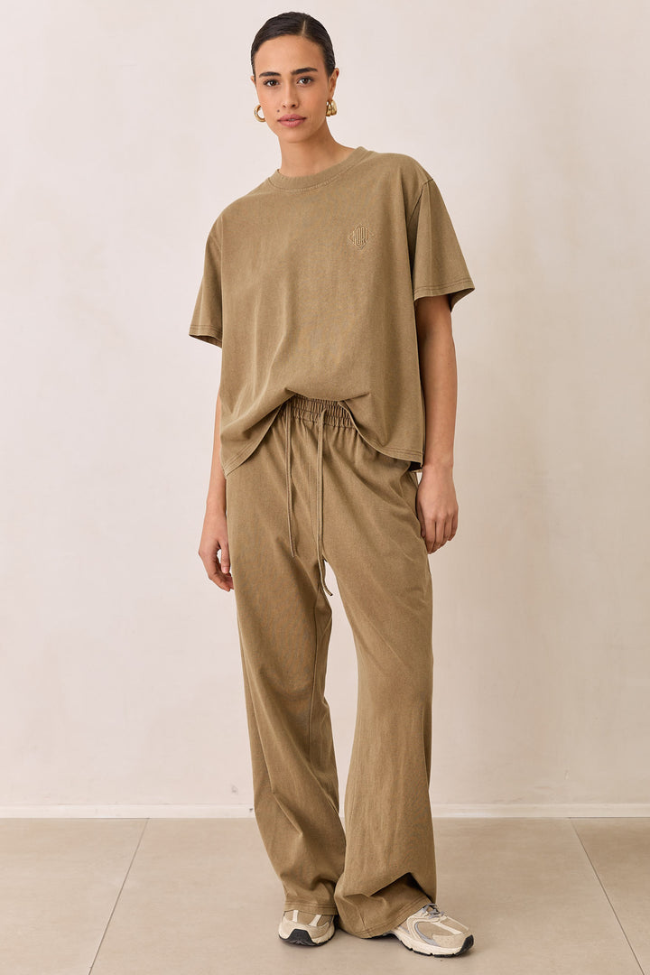 מכנסי מייקי וואש גזרה ישרה | חום