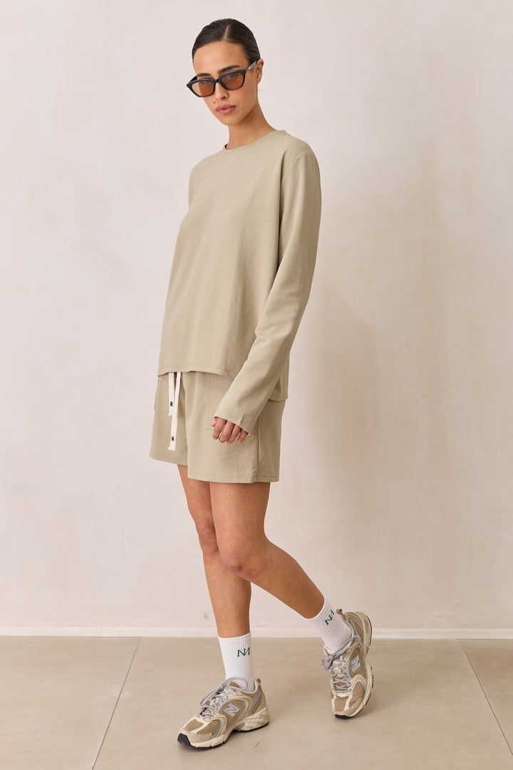 חליפת מיטשל טי שירט שרוול ארוך ושורטס | ירוק זית