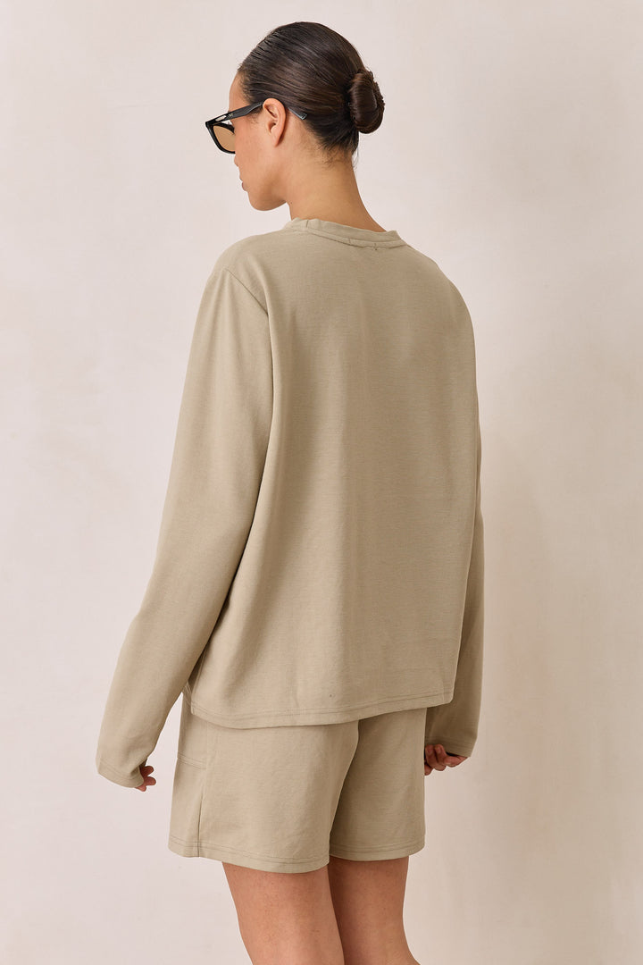 חליפת מיטשל טי שירט שרוול ארוך ושורטס | ירוק זית