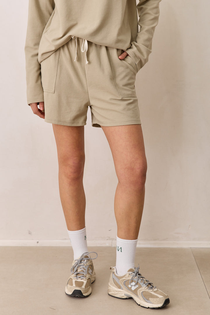 חליפת מיטשל טי שירט שרוול ארוך ושורטס | ירוק זית