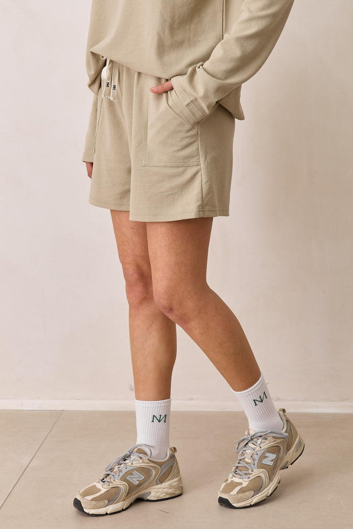 חליפת מיטשל טי שירט שרוול ארוך ושורטס | ירוק זית