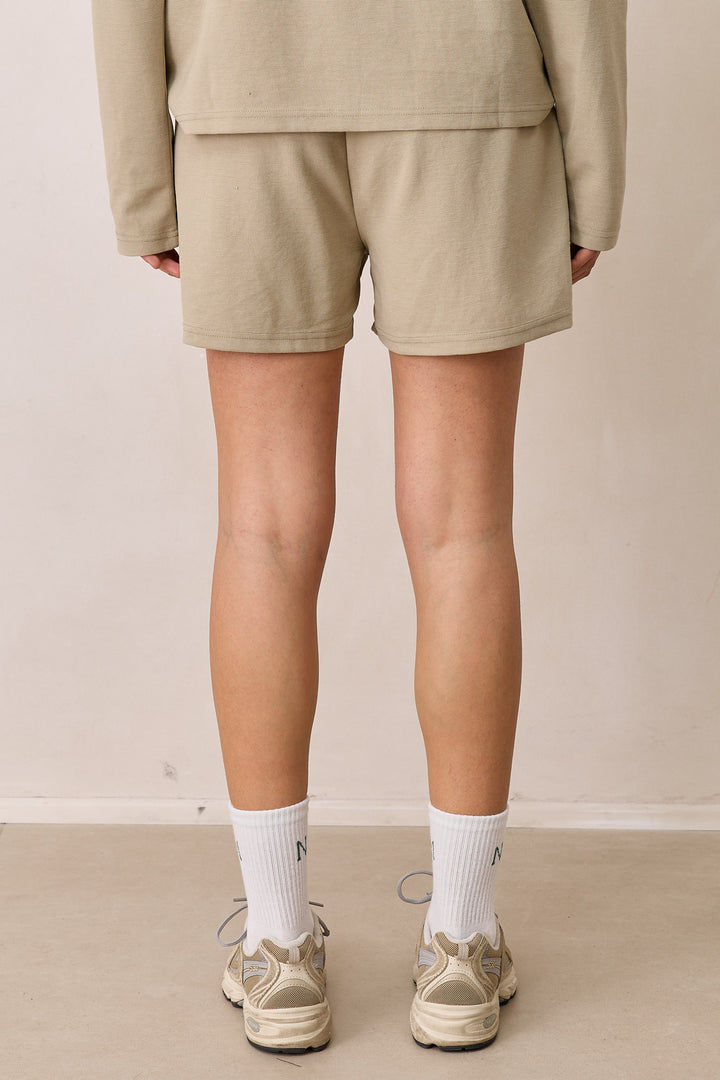 חליפת מיטשל טי שירט שרוול ארוך ושורטס | ירוק זית